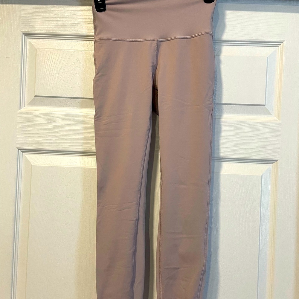 LULULEMON light pink leggings SZ 4…like NEW 💕